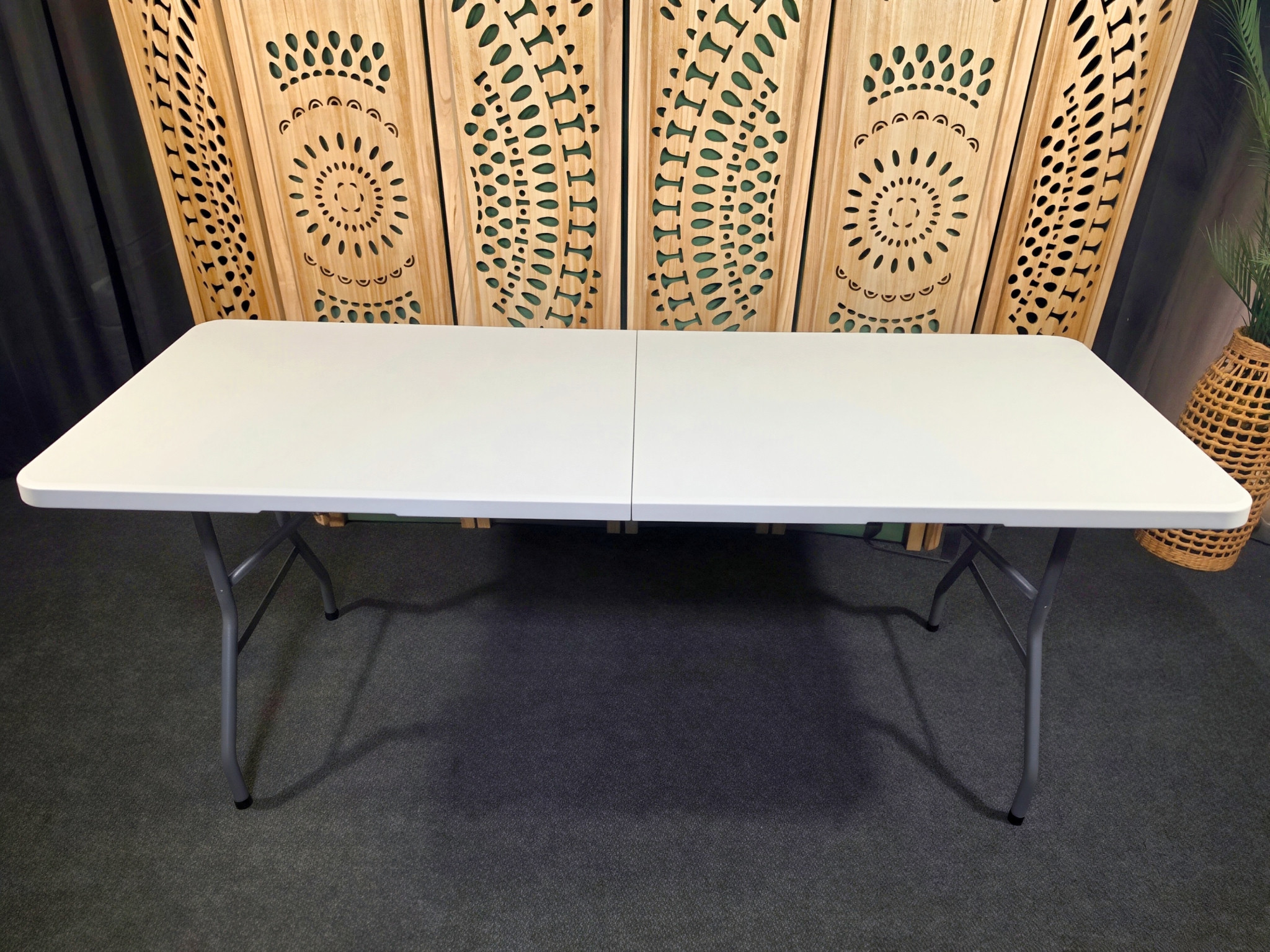6 ft banquet table